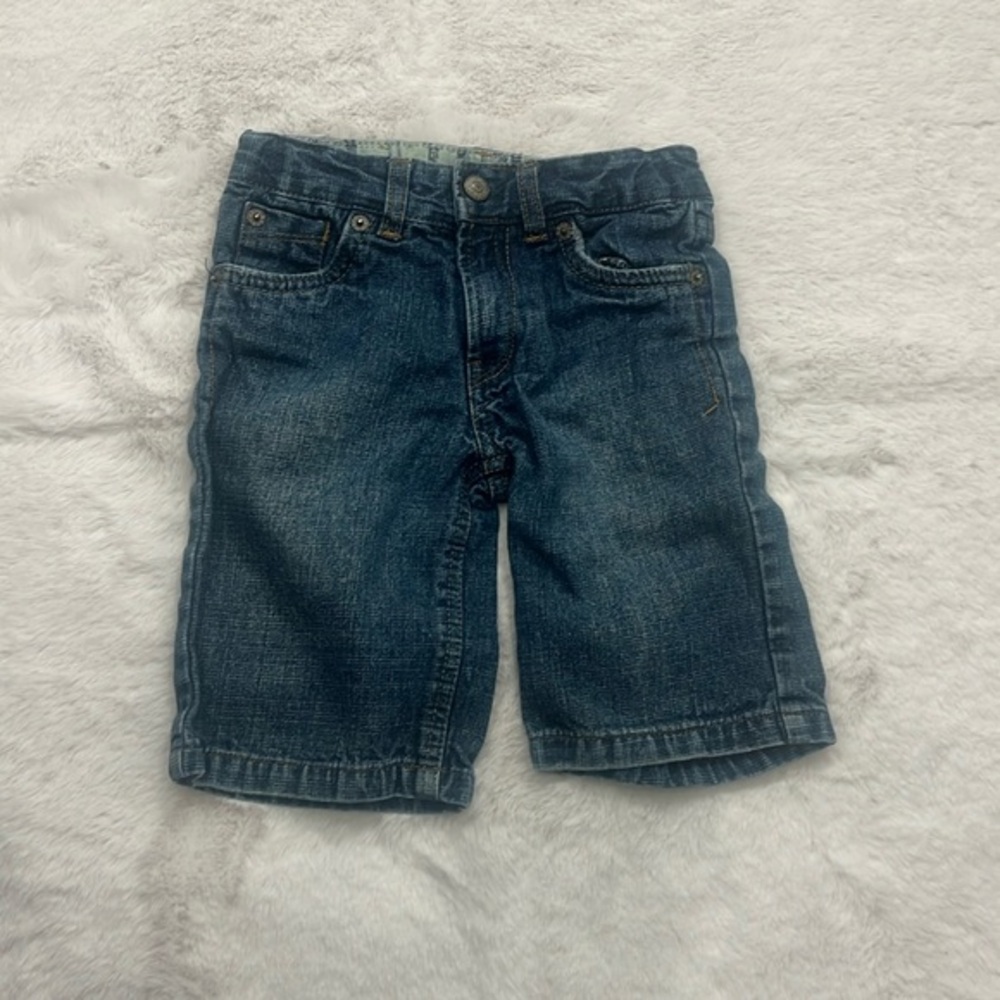 Kids Levi’s jean shorts, Size‎ 4
